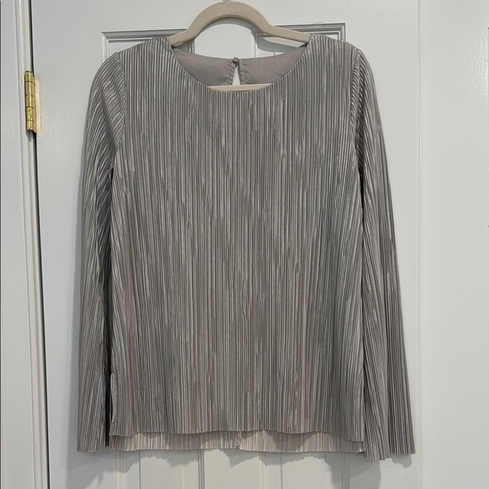 Witchery Silver Gray Plisse Long Sleeve